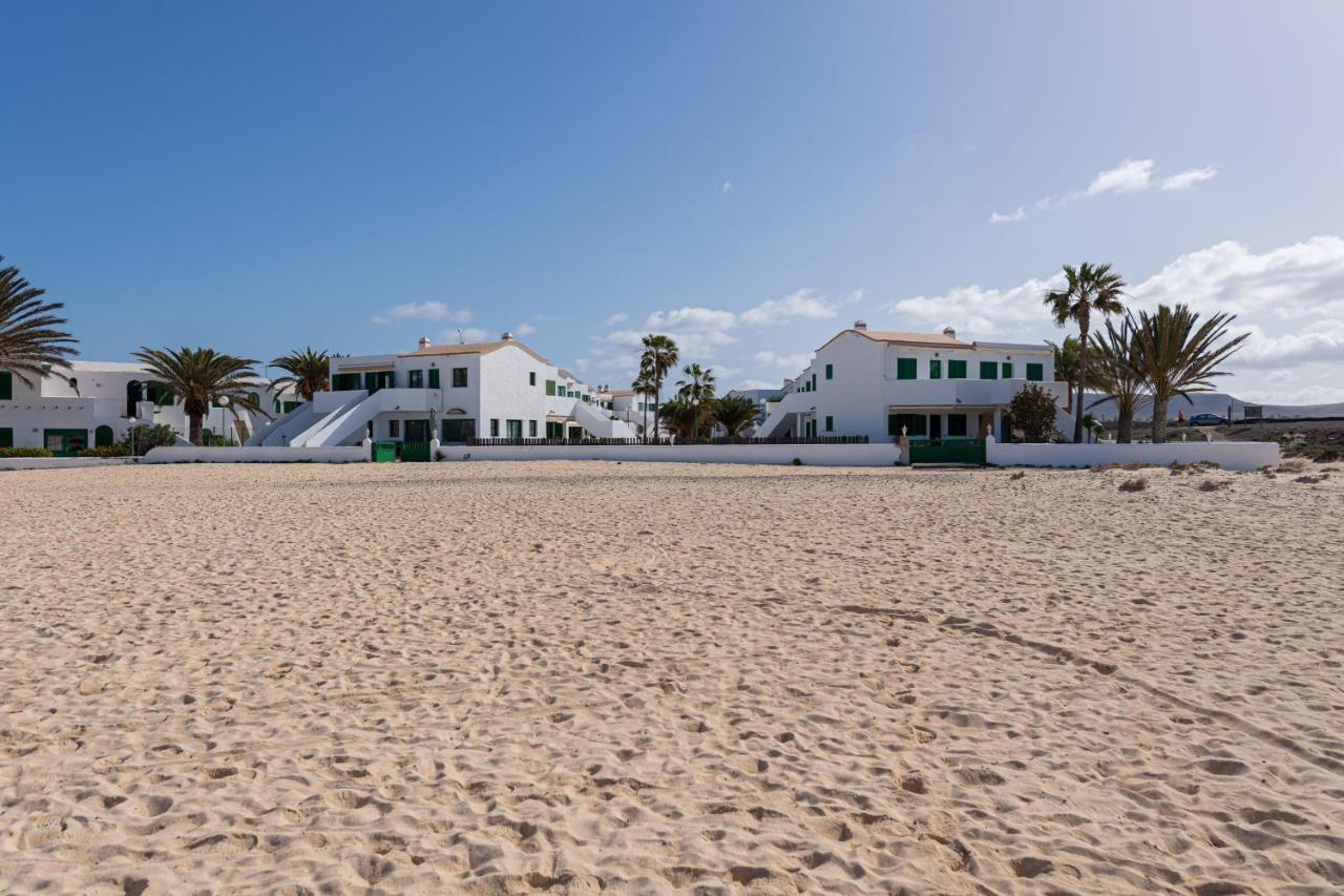 Homeforguest Modern And New Beachfront Apartment La Oliva Exterior photo